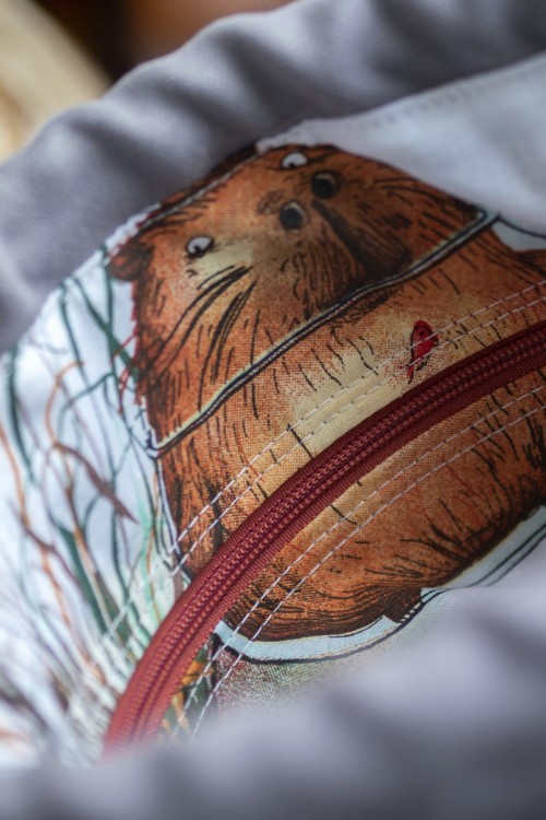 Szara listonoszka z kominem