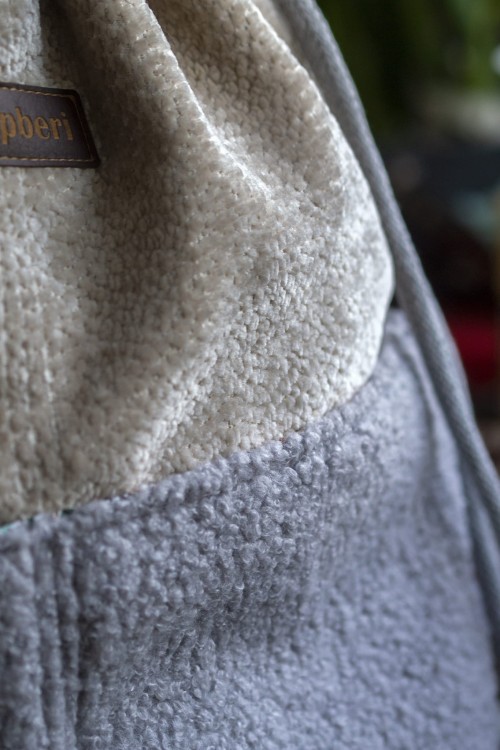 Jasny workoplecak z kieszeniami baranek