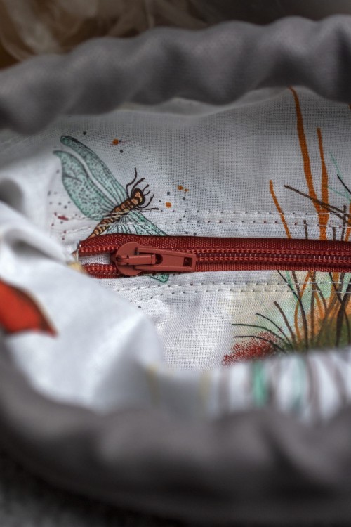 Szara listonoszka z kominem baranek