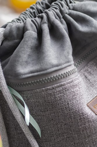 Szary plecak worek z przednią kieszenią