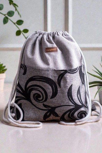 Szary wzorzysty workoplecak z kieszeniami