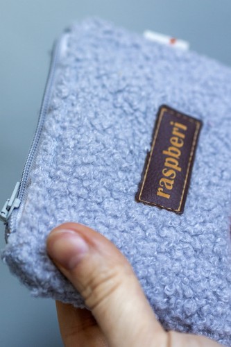 Szare etui na klucze portfelik baranek