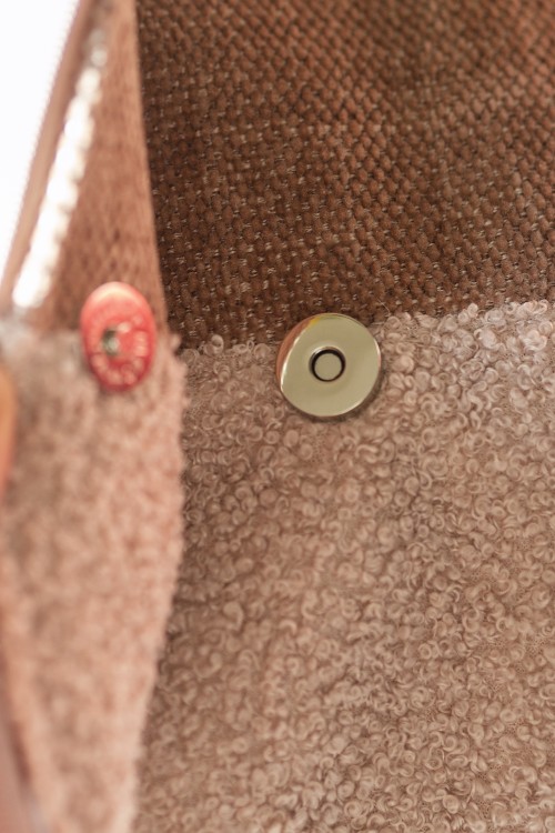 Pudroworóżowa składana kopertówka