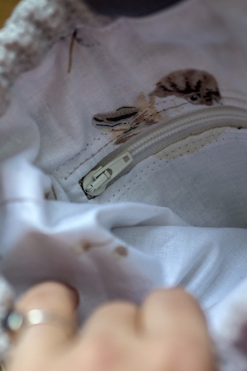 Mały workoplecak beżowo-szary baranek