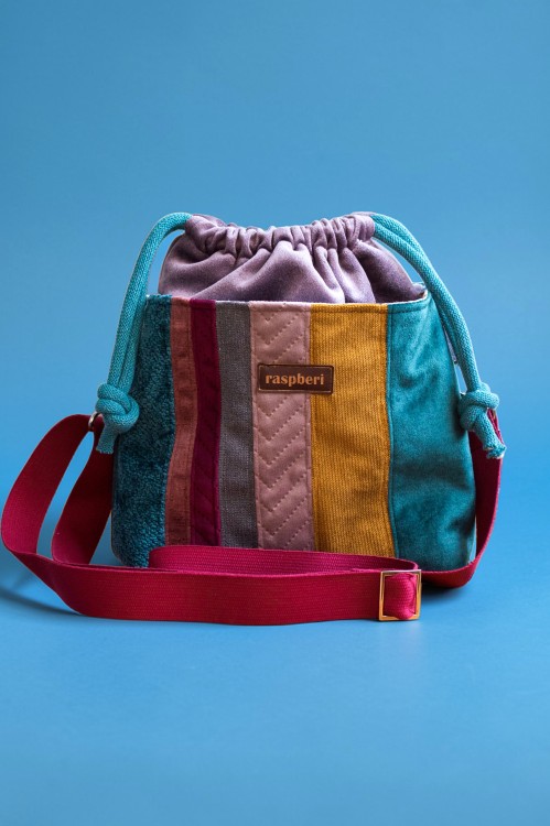 Kolorowa listonoszka z kominem patchwork