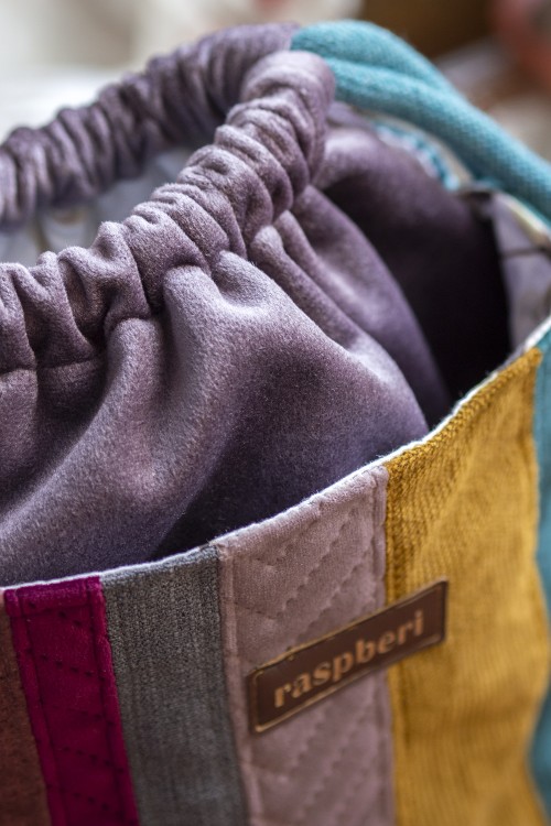 Kolorowa listonoszka z kominem patchwork