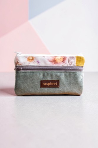 Portfelik z weluru w kwiaty