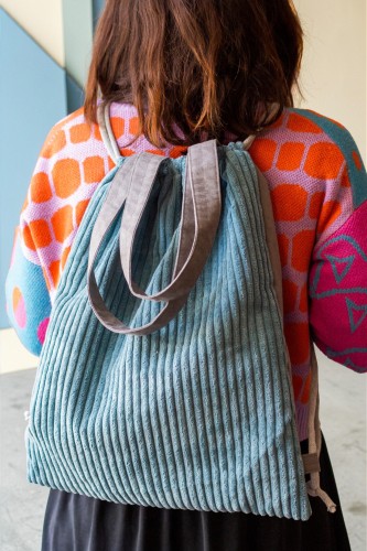 Niebieska torba plecak 2w1 z grubego sztruksu