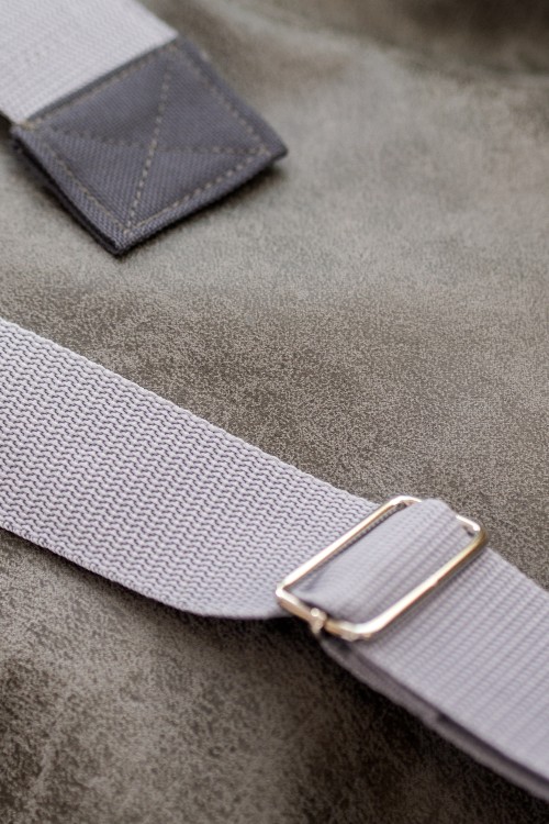 Szary plecak kurierski baranek