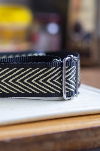 Czarno-złoty pasek do torebki