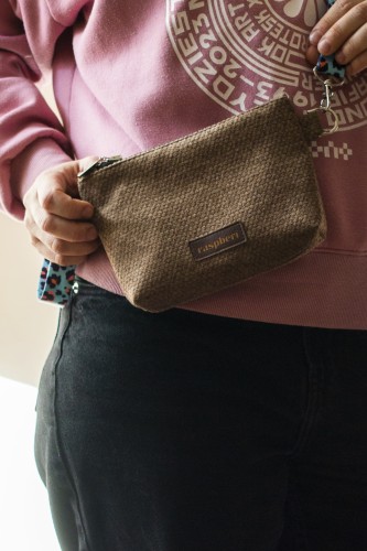 Mini kopertówka nerka kawa z mlekiem