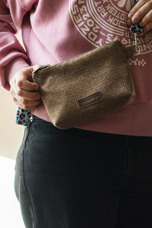 Mini kopertówka nerka kawa z mlekiem