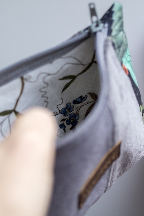 Ciemnoszara kosmetyczka MIDI