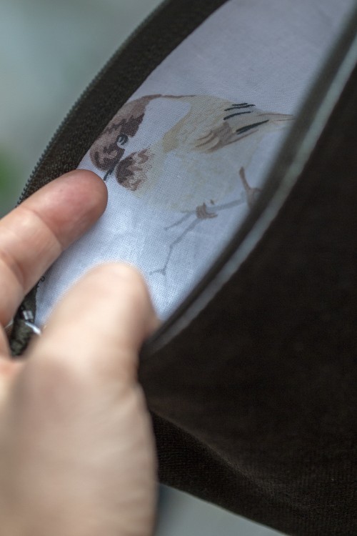 Ciemnooliwkowa kosmetyczka MAXI z weluru