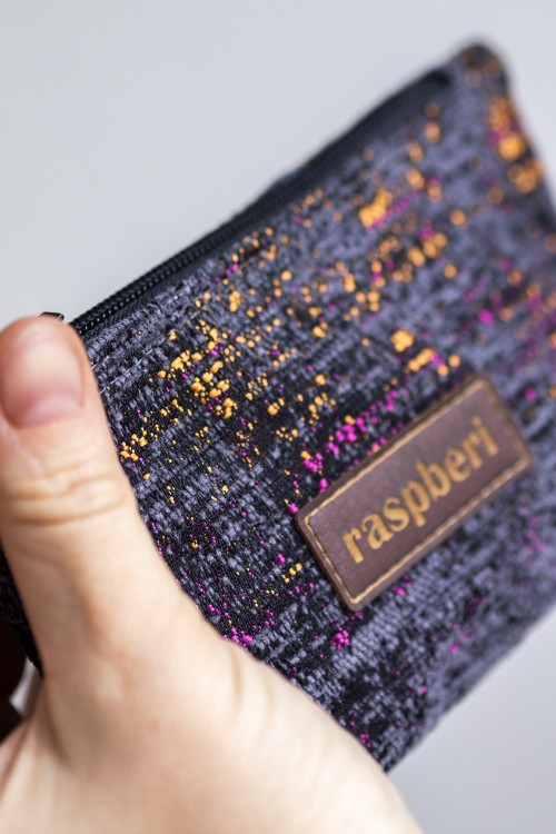 Kosmetyczka MINI grafitowa z kolorową nitką