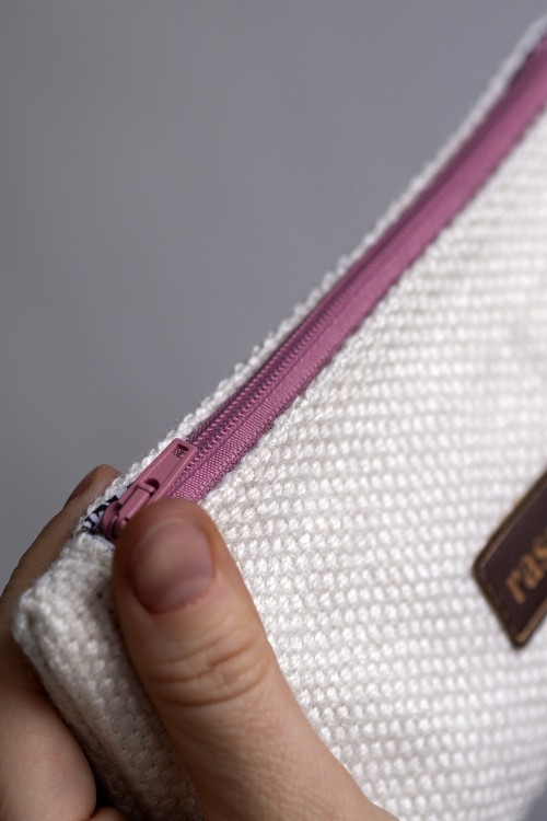 Pleciona kosmetyczka MIDI ecru różowy suwak