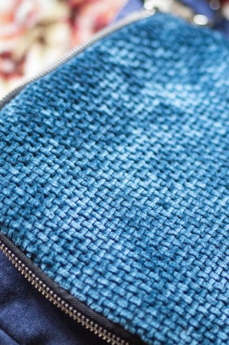 Granatowa listonoszka z klapą