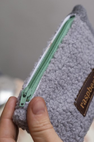 Szara kosmetyczka MINI baranek