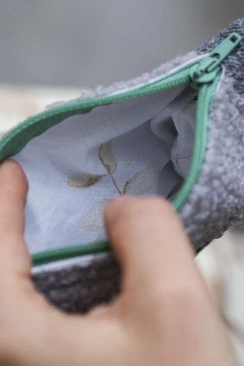 Szara kosmetyczka MINI baranek