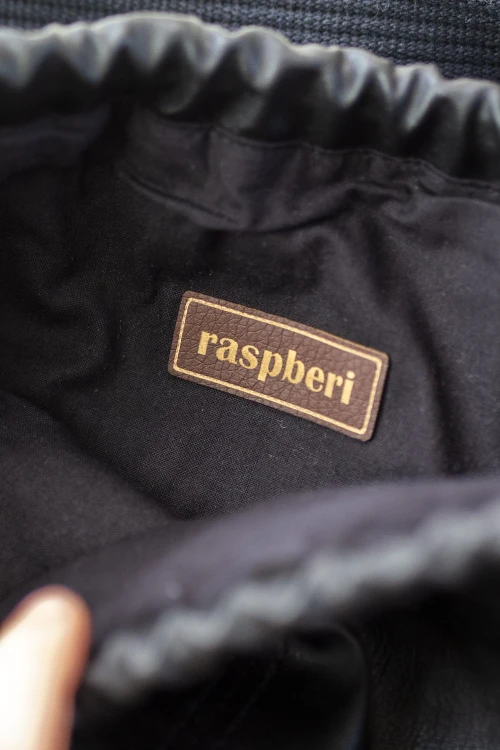 Czarna torba z kominem do wózka z ekoskóry krokodyl