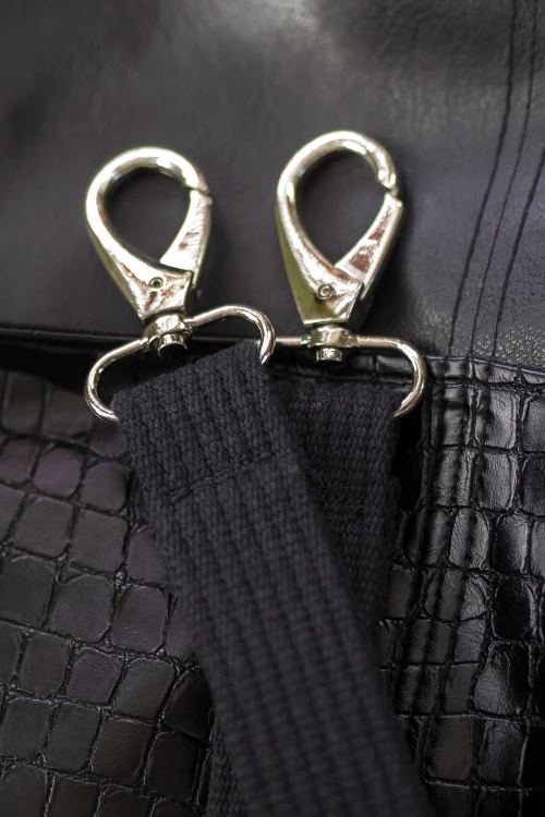 Czarna torba z kominem do wózka z ekoskóry krokodyl