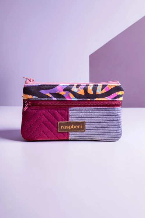 Bordowo-fioletowy portfel kolorowa panterka