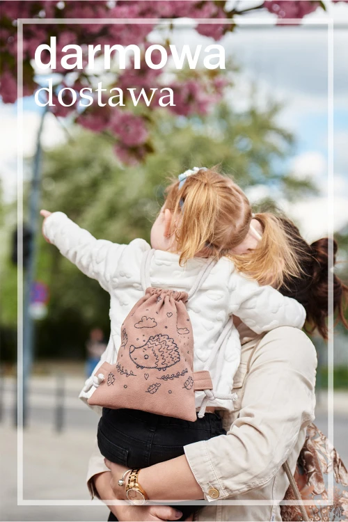 Mini workoplecak z haftowanym jeżykiem