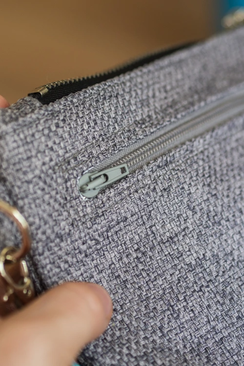 Szara kopertówka mini nerka saszetka