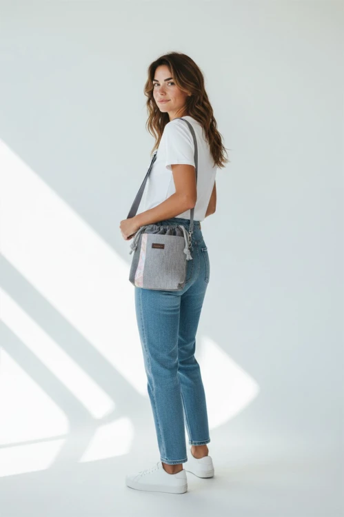 Szara listonoszka z kominem