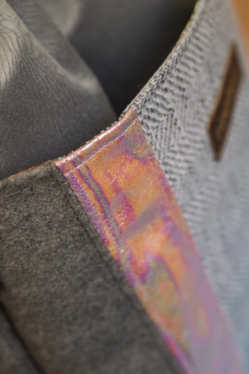 Szara listonoszka z kominem