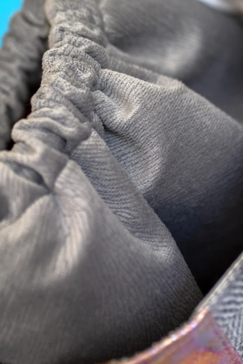 Szara listonoszka z kominem