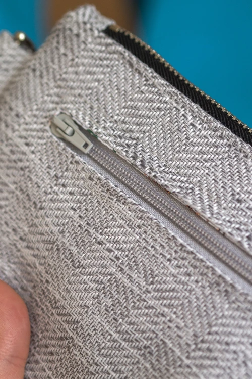 Jasnoszara kopertówka mini