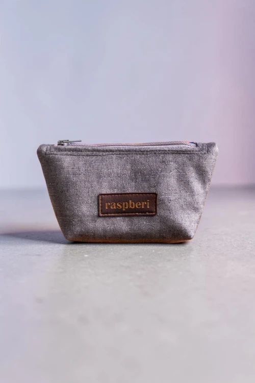 Mała szara kosmetyczka z weluru