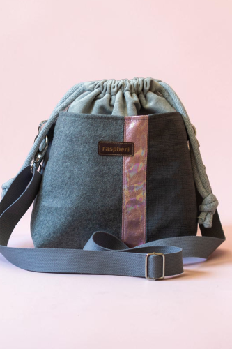 Szara patchworkowa listonoszka z kominem