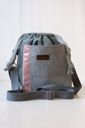 Szara listonoszka z kominem