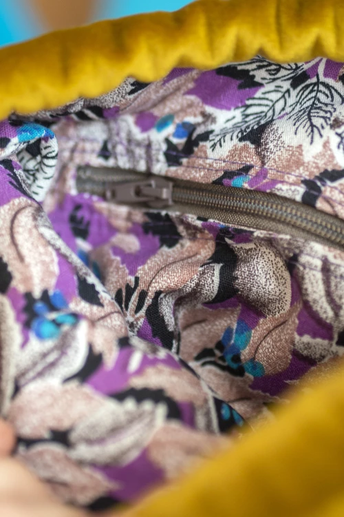 Patchworkowa miodowa listonoszka z kominem w kwiaty