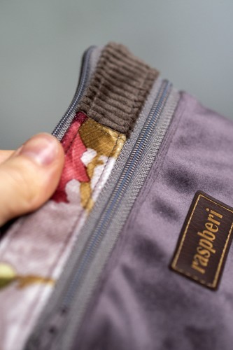 Welurowy śliwkowy portfelik