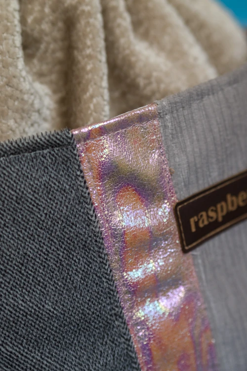 Jasna listonoszka z kominem baranek