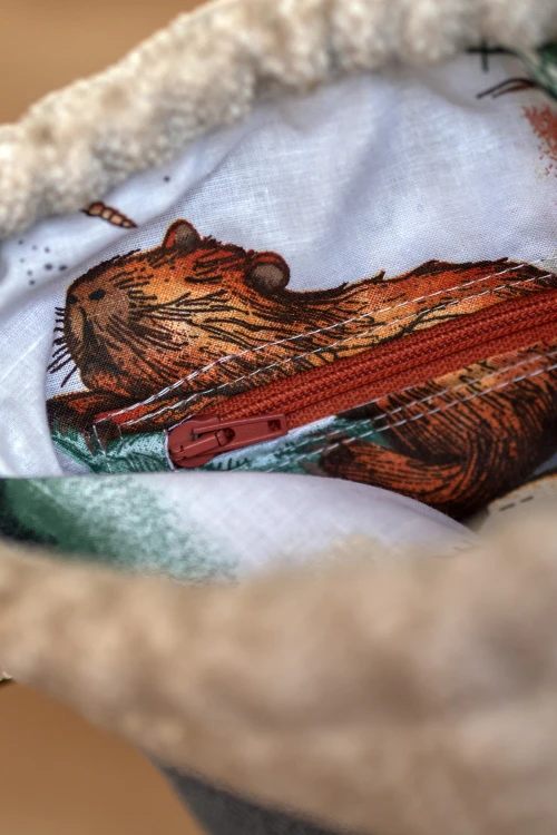 Jasna listonoszka z kominem baranek