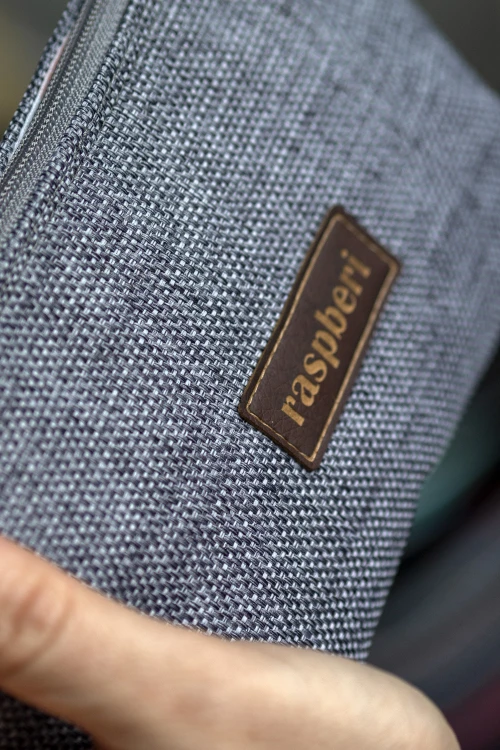 Kosmetyczka MIDI w kolorze szarym