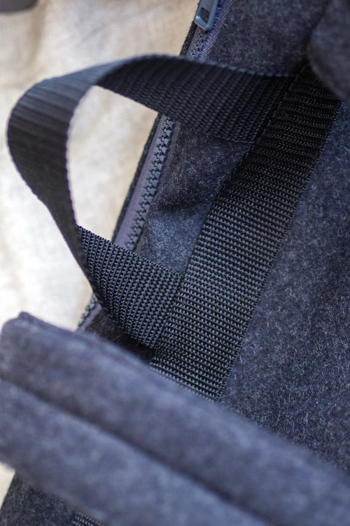 Grafitowy plecak kurierski z suwakiem