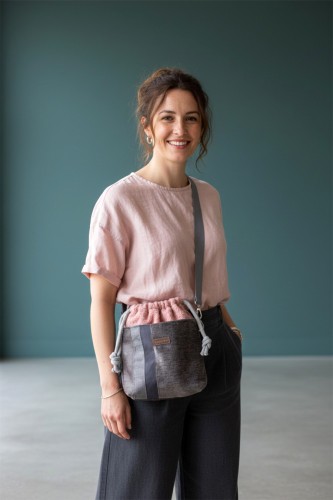 Różowo-szara listonoszka z kominem baranek