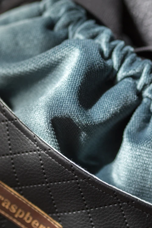 Pikowany workoplecak mini z ekoskóry