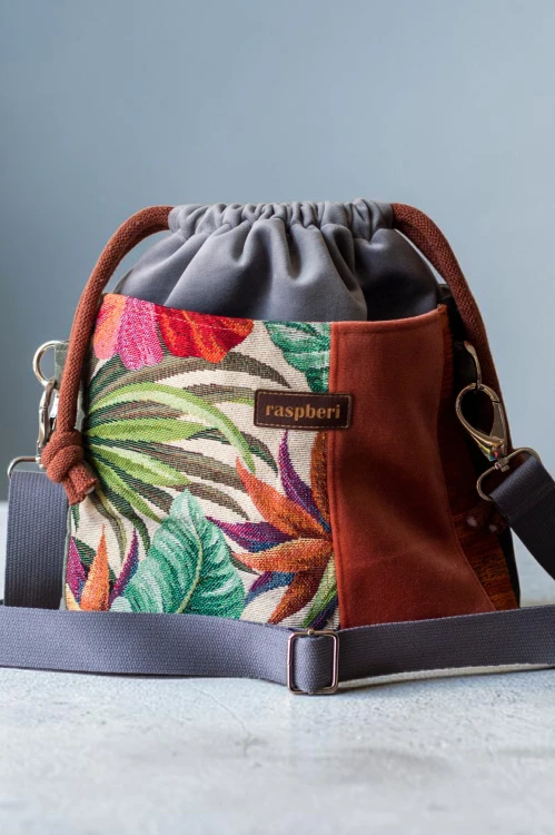 Żakardowa patchworkowa listonoszka z kominem w kwiaty