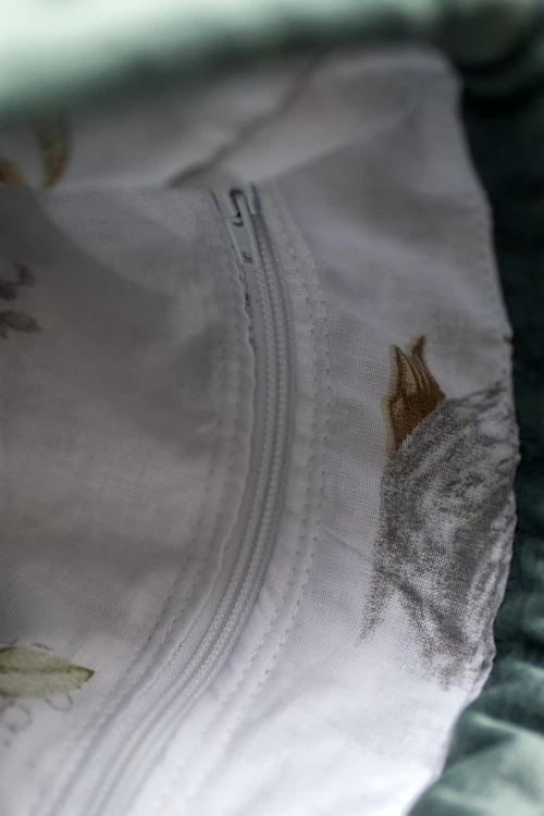 Listonoszka z kominem w kolorowe kwiaty patchwork