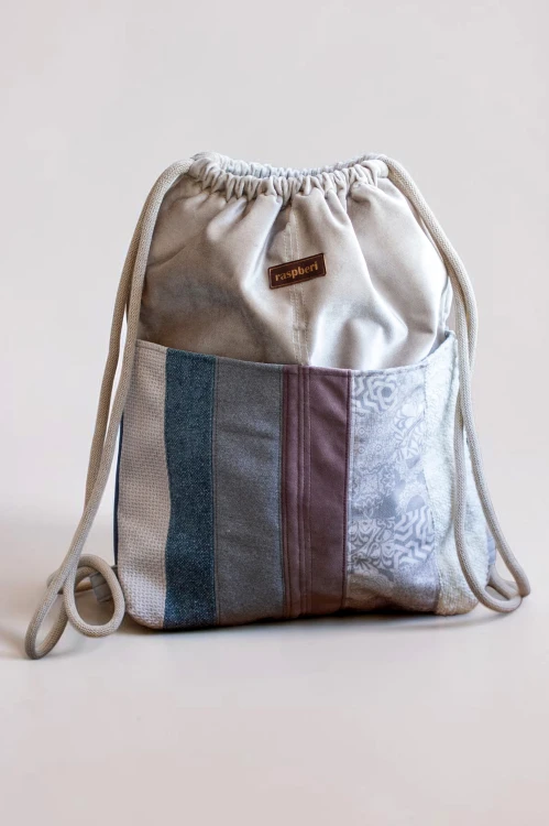 Plecak worek welurowy patchwork beżowy – ręcznie szyty, unikat 36 × 38 cm