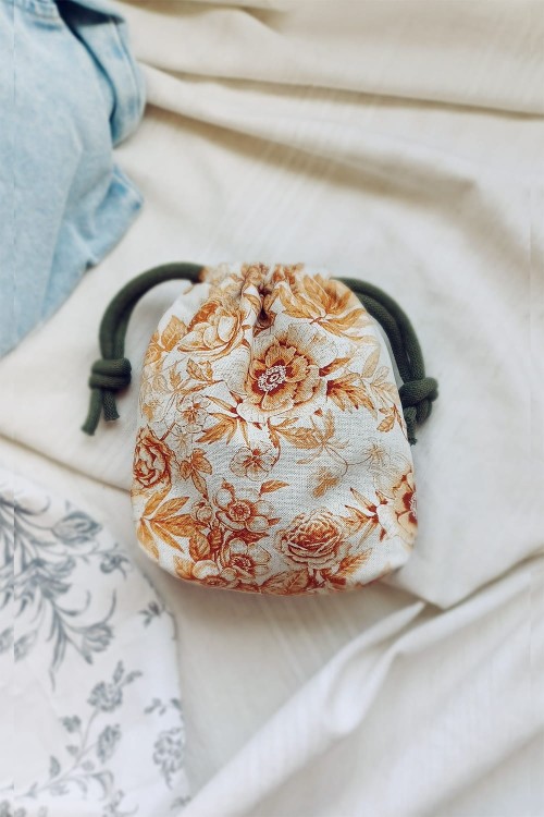 Worek na kierownicę roweru lub hulajnogi złociste kwiaty