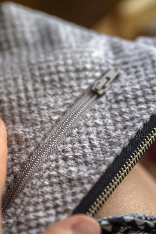 Welurowa mini torebka 2w1 – kopertówka i nerka | RASPBERI | Unikat Handmade