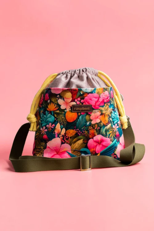 Torebka worek handmade Raspberi – kolorowa torebka w kwiaty | Unikat No Waste z regulowanym paskiem