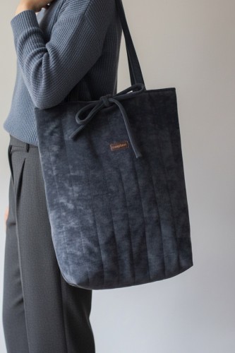 Duża pikowana shopperka z weluru – pojemna torba na ramię handmade